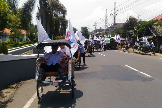Daftar ke KPU Kendal,...