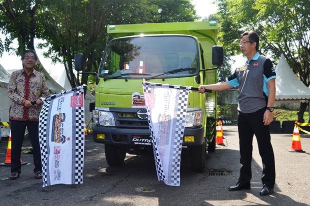Hino Pasarkan New Dutro...