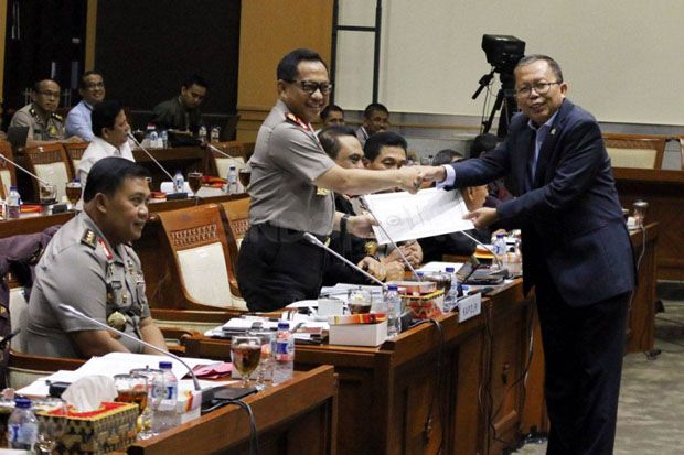 Kapolri Minta DPR Bantu...