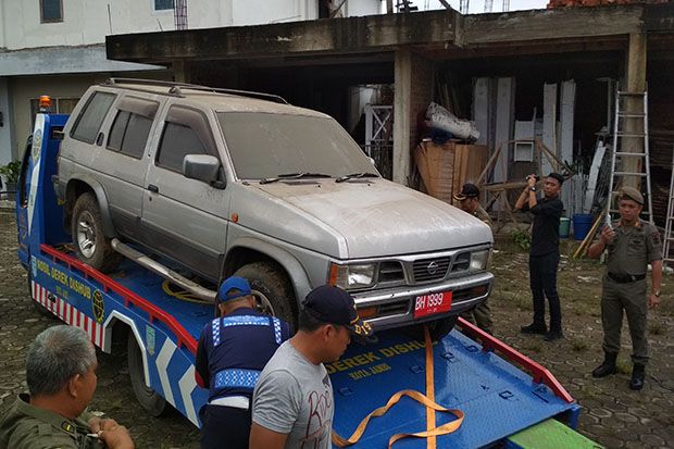 Mobil Dinas Dijemput...