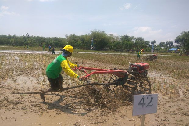 Kementan Sebar Alat...
