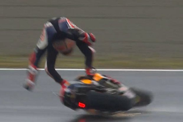 Marquez Terpelanting,...