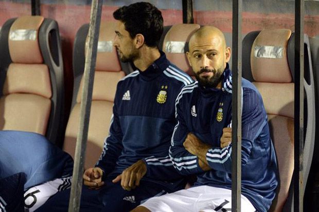 Mascherano Pensiun Setelah...