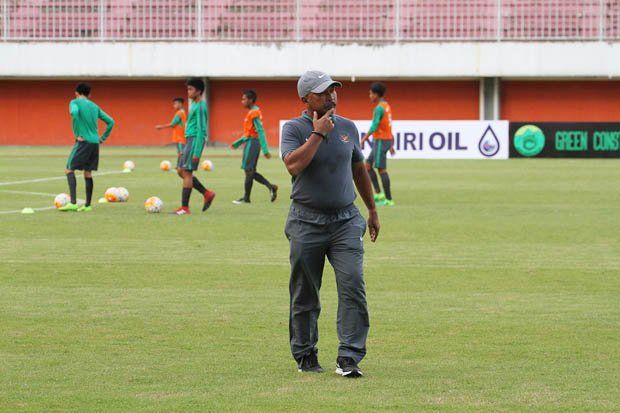 Fakhri Husaini Cari...