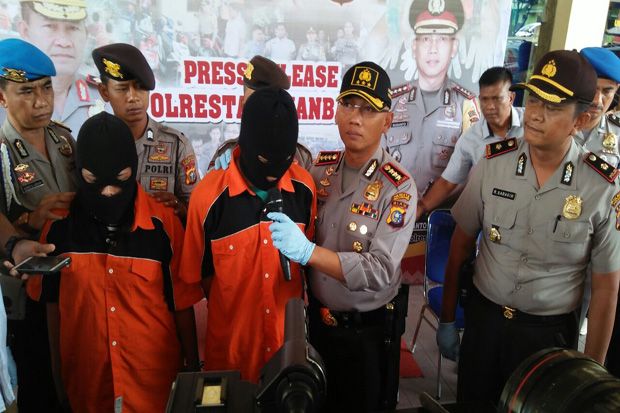 Biadab, Tio Bunuh Neneknya...