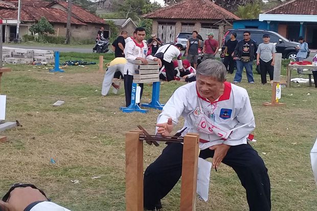 1.025 Pesilat dan Perwakilan...