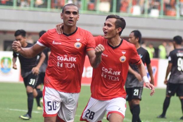 Persija Jakarta Bantai...