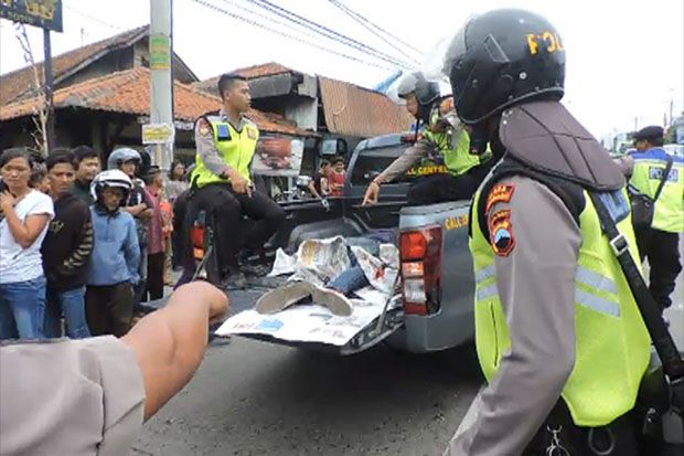 Gagal Salip Truk, Pemotor...
