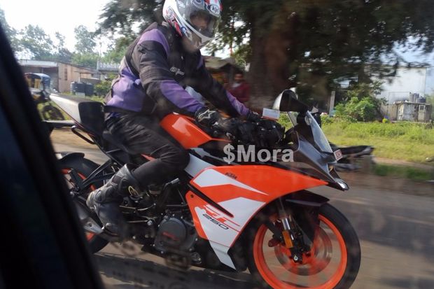 Foto Ini Membocorkan...