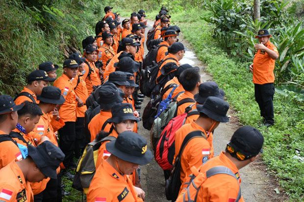 Basarnas Gelar Latihan...