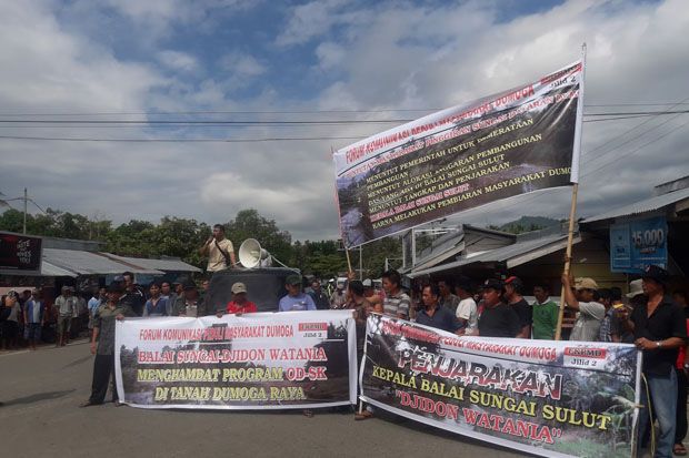 Warga 12 Desa di Bolaang...