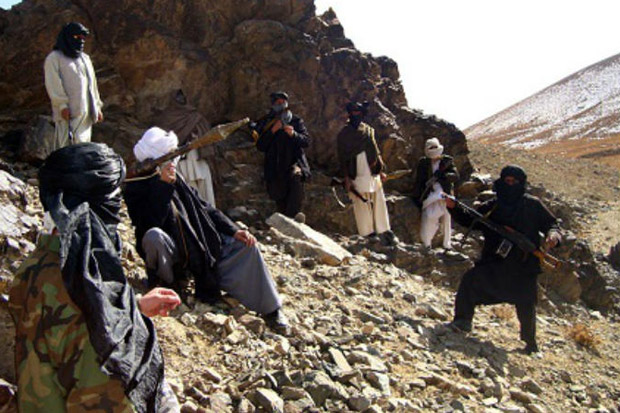 Taliban Serang Pangkalan...