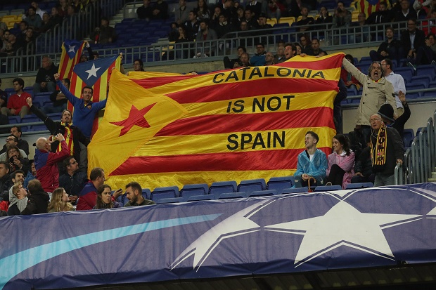 Barcelona Lempar Balik...