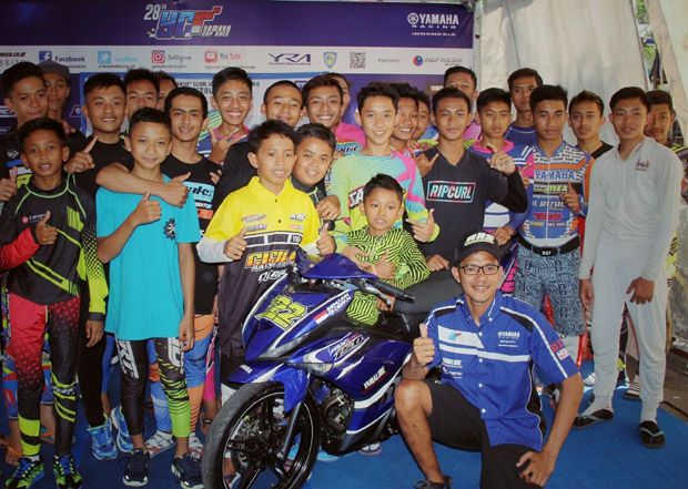 Rey Ratukore Berbagi...