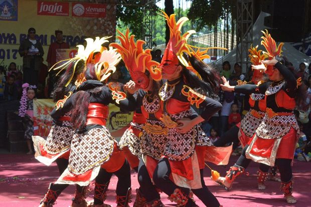 Kirab Pelangi Budaya...