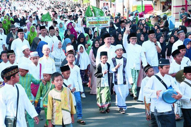 Azwar Anas: Santri Harus...
