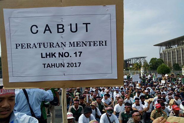Ribuan Buruh Industri...
