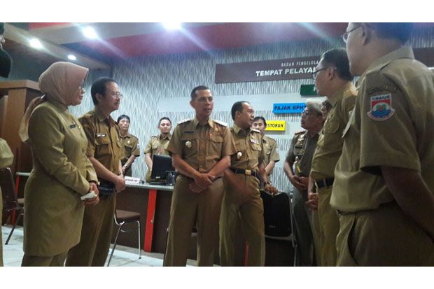 Hari Pertama Ngantor,...