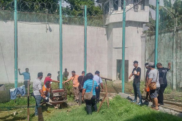 Jebol Pagar Besi, 5...