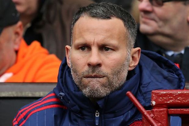 Koeman Didepak, Ryan...