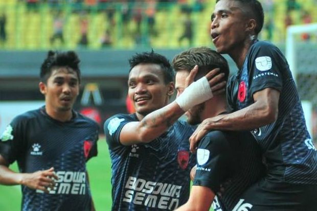 PSM Makassar Ambil Alih...