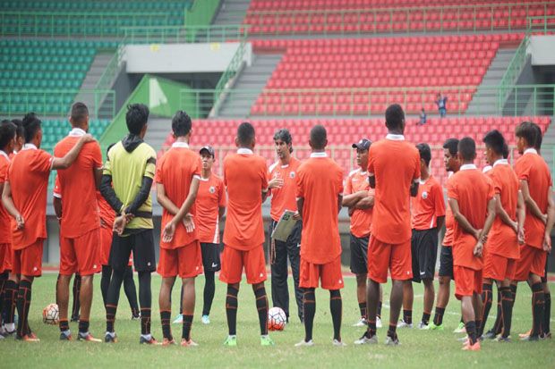 Persija Tak Silau dengan...