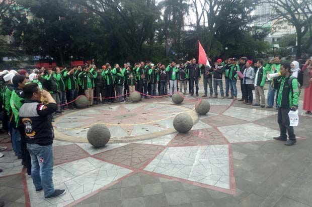 Peringati Sumpah Pemuda,...