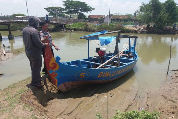 Perahu Wisata Terbalik,...