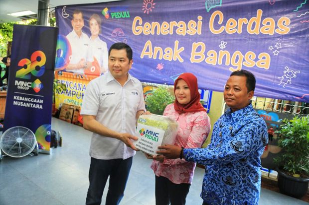 MNC Sumbang 2.000 Buku,...