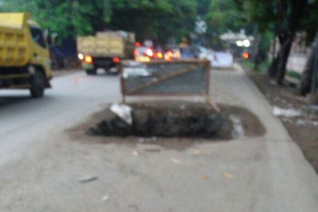 Terperosok ke Lubang...