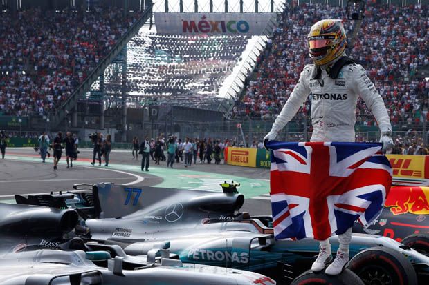 Lewis Hamilton Juara...