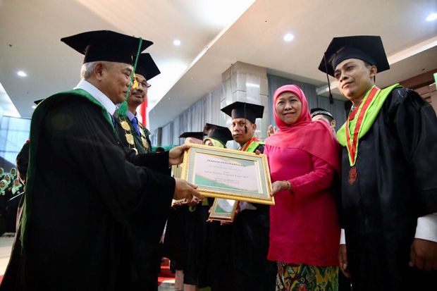 Khofifah Ingatkan Generasi...