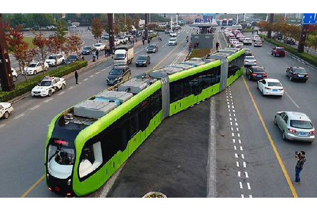 China Kembangkan Kereta...