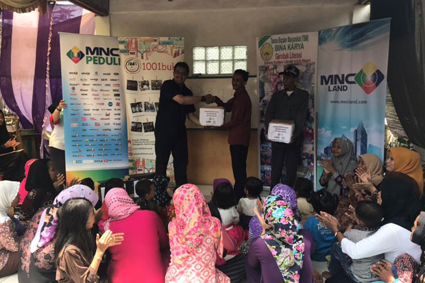 Tumbuhkan Minat Baca,...