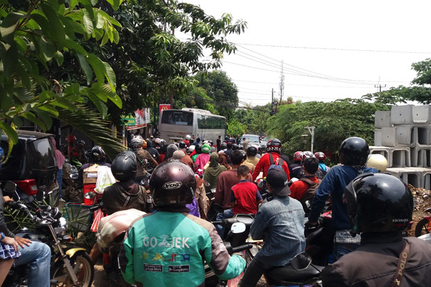 Kemacetan di Pondok...