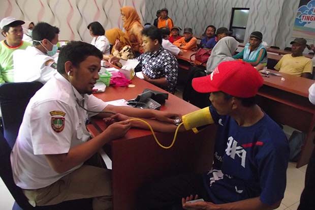 50 Tukang Becak Pengantar...