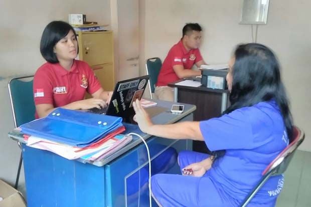 Gadis Desa Dijual untuk...