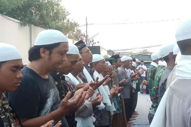 Keluarga Korban Pabrik...