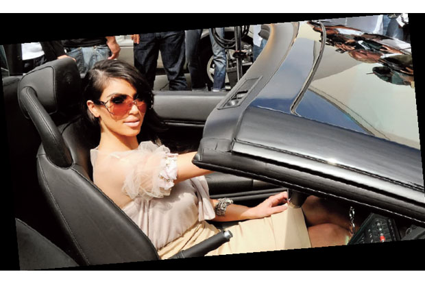 Waduh! Mobil Kim Kardashian...