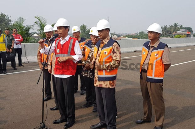 Jokowi Pastikan Tol...