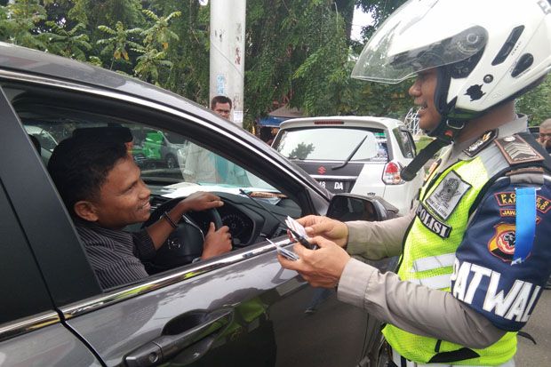 Ubah Pelat Nomor Kendaraan,...