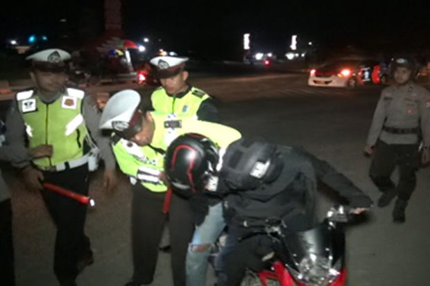 Operasi Zebra, Polisi...