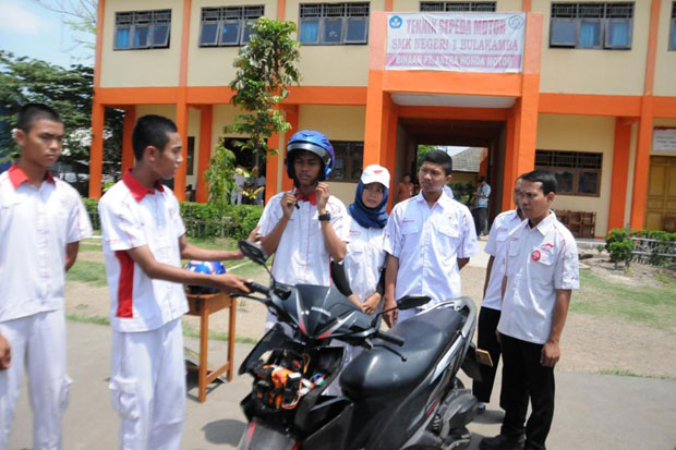 Lima Siswa SMK Brebes...