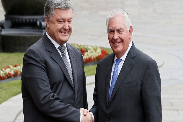 Lewat Telepon, Poroshenko...