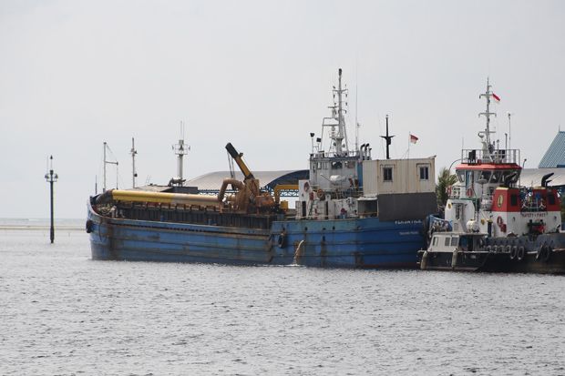Pengerukan Ulang Pelabuhan...