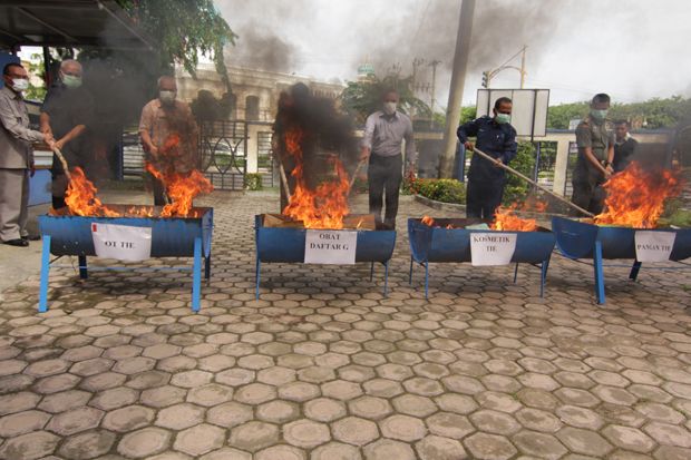 BBPOM Banda Aceh Musnahkan...