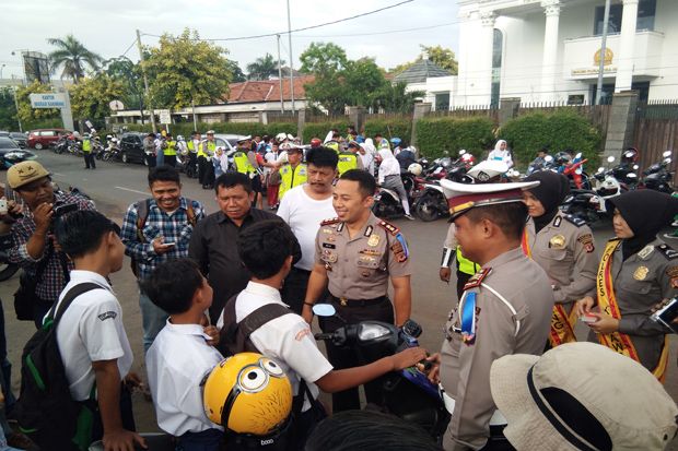 Satu Jam 200 Pelajar...