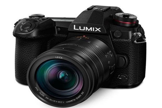 Panasonic Lumix G9,...