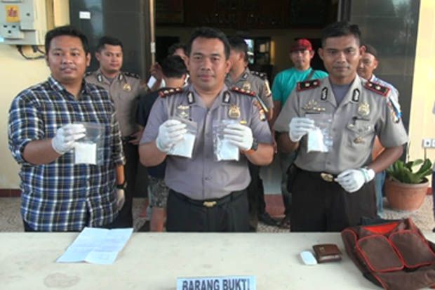 Kurir Pembawa 200 Gram...