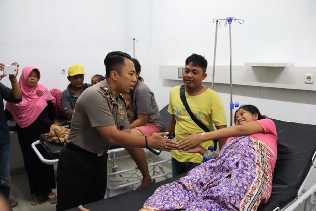 Belasan Warga Karawang...
